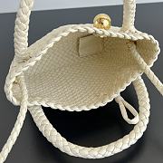 Colestore Bottega Veneta Tosca Bag in White 20x15.5x7cm - 3