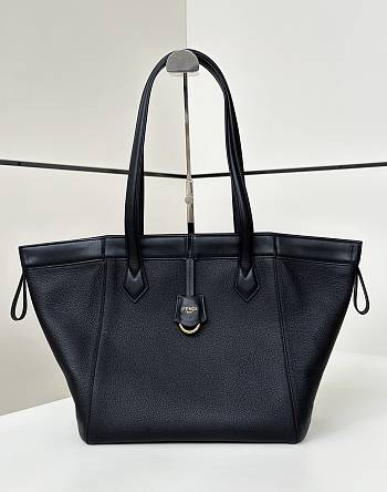 Colestore Fendi Origami Medium Black 27x15x27cm