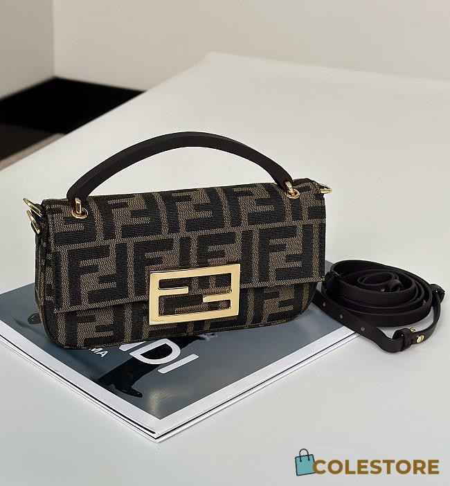 Colestore Fendi Baguette Phone Pouch in Brown 18.5x10x2.5cm - 1