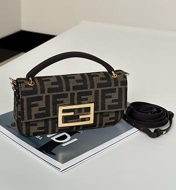 Colestore Fendi Baguette Phone Pouch in Brown 18.5x10x2.5cm