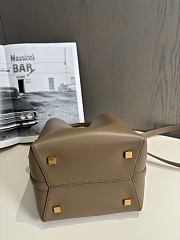 Colestore YSL Saint Laurent Le 37 Shiny Leather in Light Brown 17x20cm - 5