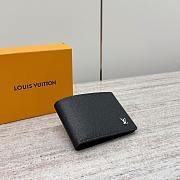Colestore Louis Vuitton Multiple Wallet Taiga Leather 9x1.5x11.5cm - 4