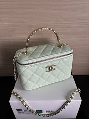 Colestore Chanel Vanity Top Handle With Chain in Mint 17x8x9.5cm - 1