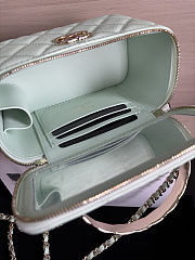 Colestore Chanel Vanity Top Handle With Chain in Mint 17x8x9.5cm - 5