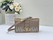 Colestore Dior 30 Montaigne East-West Bag with Chain Natural Dior Oblique Jacquard 21 x 12 x 6cm - 1