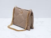 Colestore Tory Burch Small Kira Diamond Quilt Shoulder Bag in Vanilla 26.5x7.5x19cm - 4