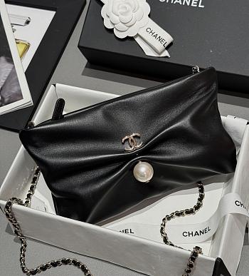 Colestore Chanel Clutch with Chain Metallic Lambskin, Imitation Pearl & Gold-Tone Metal Black 14X24x5cm