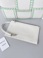 Colestore Bottega Veneta Arco Small Intrecciato Leather Tote Bag in White 30x20x11.5cm - 2