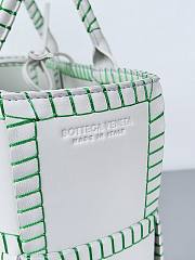 Colestore Bottega Veneta Arco Small Intrecciato Leather Tote Bag in White 30x20x11.5cm - 3