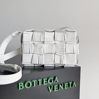 Colestore Bottega Veneta Fringe Cassette - White 23x15x5.5cm