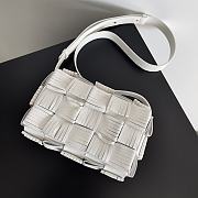 Colestore Bottega Veneta Fringe Cassette - White 23x15x5.5cm - 3