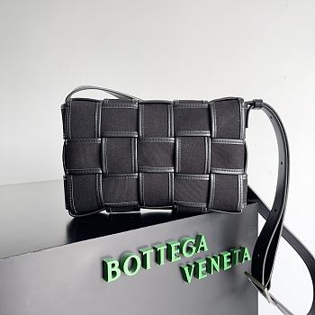 Colestore Bottega Veneta Fringe Cassette - Black 23x15x5.5cm