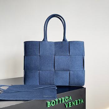 Colestore Bottega Veneta Medium Intreccio Denim Arco Tote Bag 40x10x28cm
