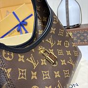 Colestore Louis Vuitton The Drop PM Monogram Canvas 28x12x15cm - 5