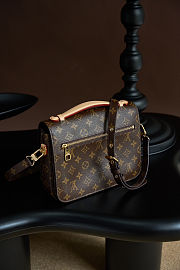 Colestore Louis Vuitton Pochette Métis Monogram 25 x 19 x 7 cm - 3