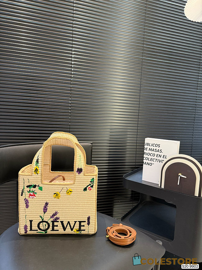 Colestore Loewe Paula's Ibiza Loewe Font Small Tote  24x19cm - 1