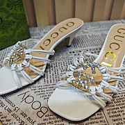 Colestore Gucci Sandals Crystal-Embellished Diamond Buckle in White - 3
