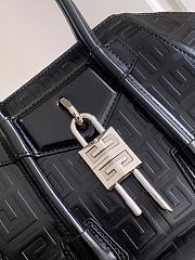 Colestore Givenchy Antigona Mini Lock Bag in Black 23x20x13cm - 2