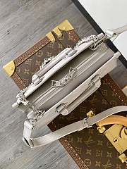 Colestore Louis Vuitton OnTheGo East West Gray 18 x 12 x 16cm - 3