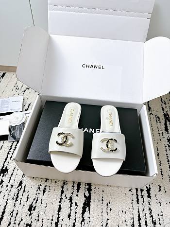 Colestore Chanel 25A Slides Sandals White