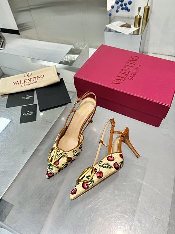  Colestore Valentino Garavani Embroidered raffia VLogo Signature Slingback Pumps 