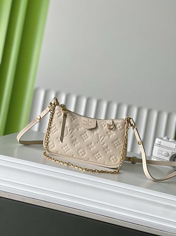 Colestore Louis Vuitton Easy Pouch On Strap Cream 19 x 11.5 x 3 cm