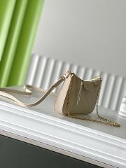 Colestore Louis Vuitton Easy Pouch On Strap Cream 19 x 11.5 x 3 cm - 3