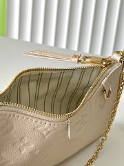 Colestore Louis Vuitton Easy Pouch On Strap Cream 19 x 11.5 x 3 cm - 6