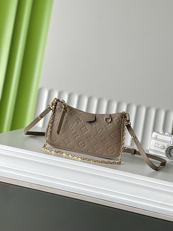 Colestore Louis Vuitton Easy Pouch On Strap Turtledove 19×11.5×3cm
