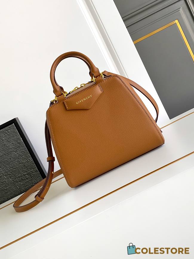 Colestore Givenchy Mini Antigona Cube Brown bag in leather 13x19x22cm - 1