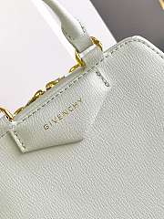 Colestore Givenchy Mini Antigona Cube Cream bag in leather 13x19x22cm - 2