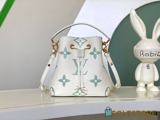 Colestore Louis Vuitton Neonoe BB Monogram Empreinte Leather Green 20x20x13cm - 1