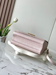 Colestore Louis Vuitton Twist PM Grain Pink 23 x 17 x 9.5cm - 5