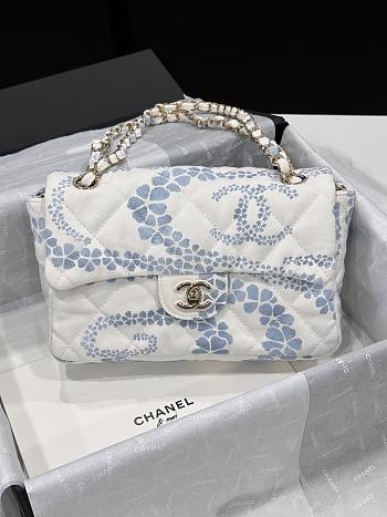 Colestore Chanel CoCo Beach Flap bag Printed Denim & Gold-tone Metal, White & Blue 