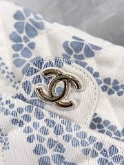 Colestore Chanel CoCo Beach Flap bag Printed Denim & Gold-tone Metal, White & Blue  - 4