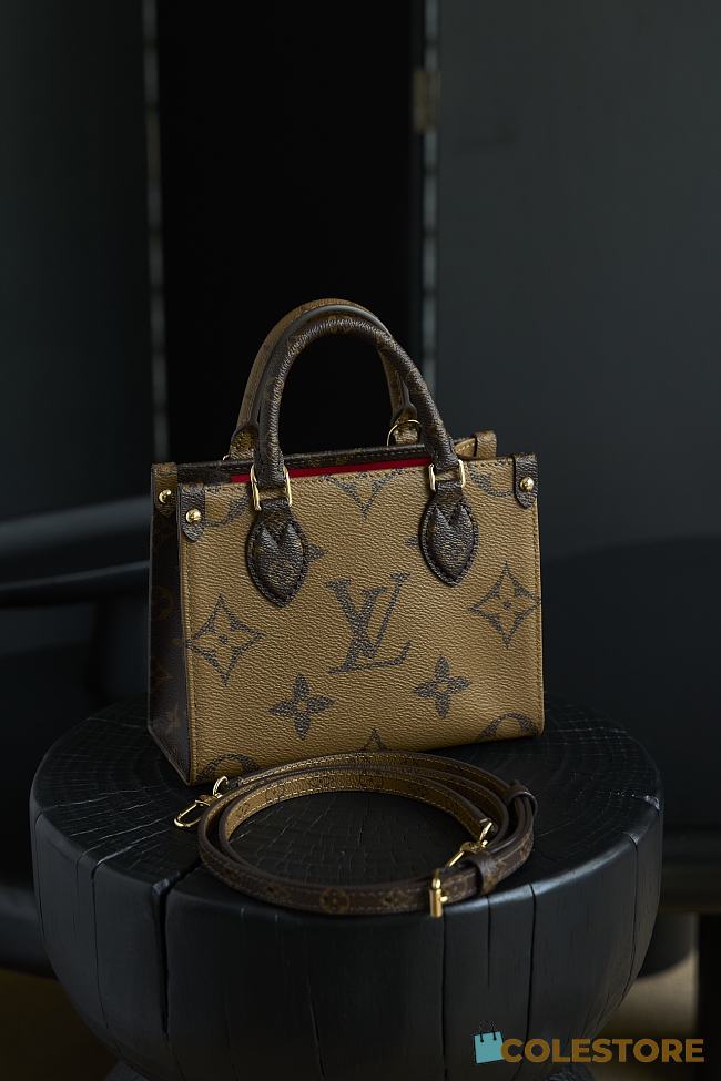 Colestore Louis Vuitton OnTheGo BB Monogram Reverse 20 x 15 x 9cm - 1