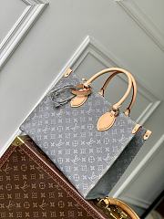 Colestore Louis Vuitton OnTheGo MM Monogram Denim 35 x 27 x 14cm - 4
