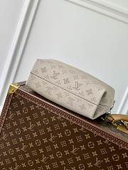 Colestore Louis Vuitton Bolsa Why Knot MM Mahina 28x34x12cm  - 5