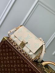 Colestore Louis Vuitton Favorite Cream Blue 24 x 14 x 9cm - 1