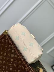 Colestore Louis Vuitton Favorite Cream Blue 24 x 14 x 9cm - 2