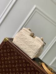 Colestore Louis Vuitton Backup Cream 20x22x14cm - 6
