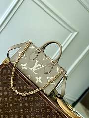 Colestore Louis Vuitton OnTheGo East West Bicolor Monogram Empreinte Leather 25x13x10cm - 1