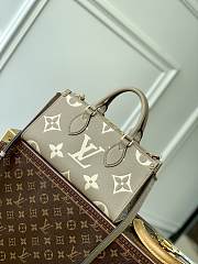 Colestore Louis Vuitton OnTheGo East West Bicolor Monogram Empreinte Leather 25x13x10cm - 2