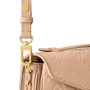 Colestore Louis Vuitton Pochette Métis East West in Sand Leather 21.5x13.5x6cm - 3