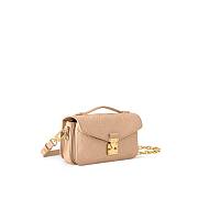 Colestore Louis Vuitton Pochette Métis East West in Sand Leather 21.5x13.5x6cm - 2
