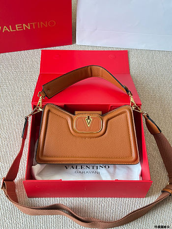 Colestore Valentino Garavani VLogo Signature Shoulder Bag Caramel 26x15cm