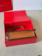 Colestore Valentino Garavani VLogo Signature Shoulder Bag Caramel 26x15cm - 2