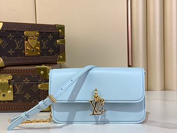 Colestore Louis Vuitton Wallet On Chain LV Bloom Azur 20x11.5x4cm