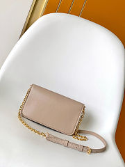 Colestore Louis Vuitton Wallet On Chain LV Bloom Sand 20x11.5x4cm - 4