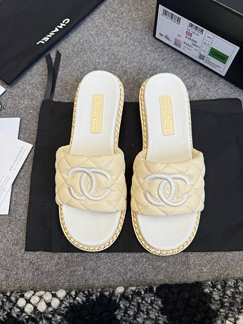 Colestore Chanel Baby Chick Sandals